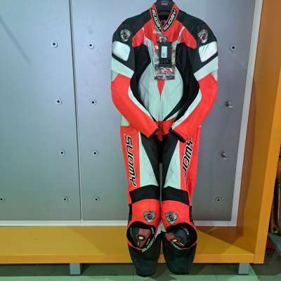 ΑΓΩΝΙΣΤΙΚΗ ΔΕΡΜΑΤΙΝΗ...